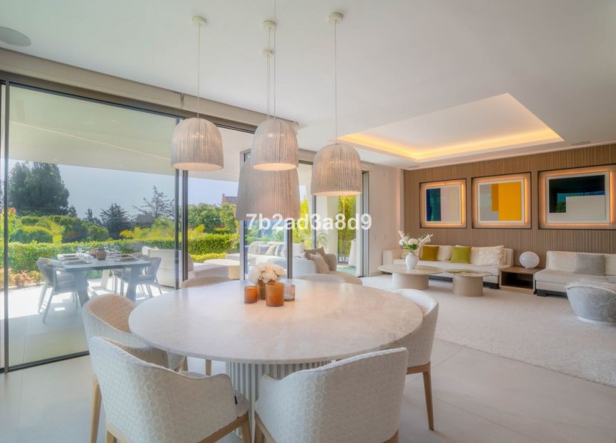 Resale - House - Detached Villa - Marbella - Nueva Andalucia