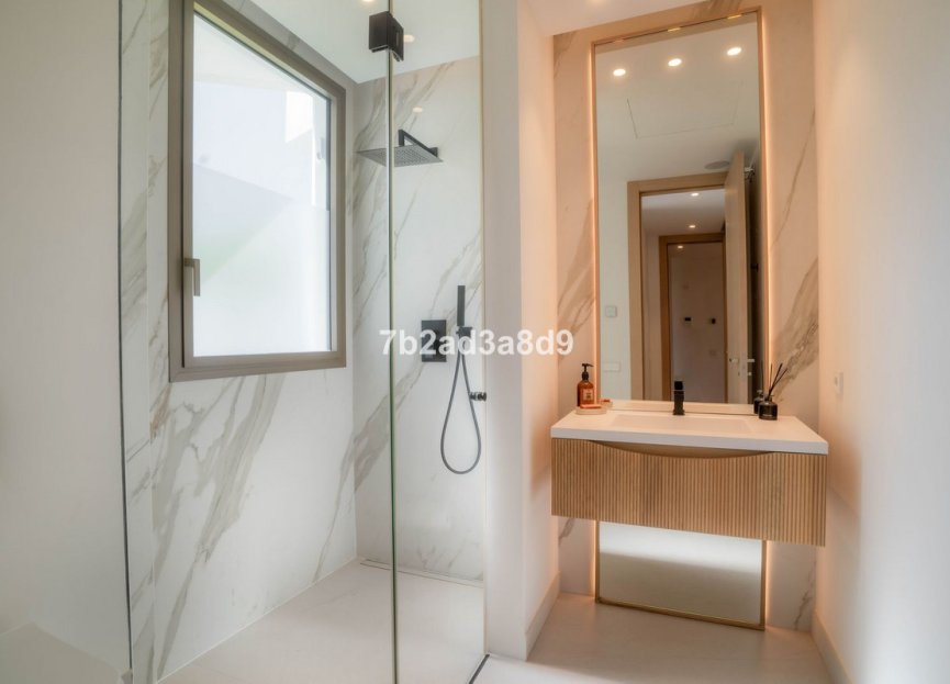 Resale - House - Detached Villa - Marbella - Nueva Andalucia