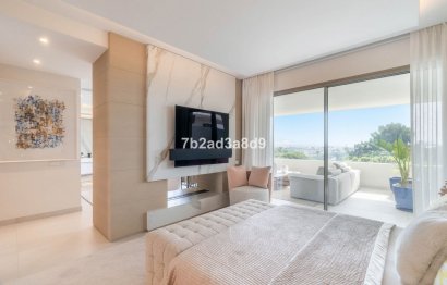 Resale - House - Detached Villa - Marbella - Nueva Andalucia