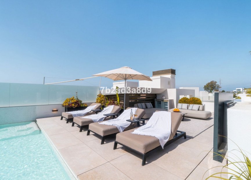 Resale - House - Detached Villa - Marbella - Nueva Andalucia