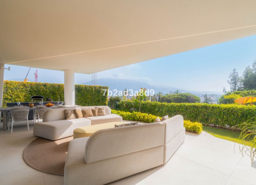 Resale - House - Detached Villa - Marbella - Nueva Andalucia