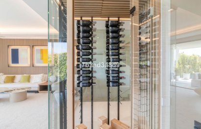 Resale - House - Detached Villa - Marbella - Nueva Andalucia