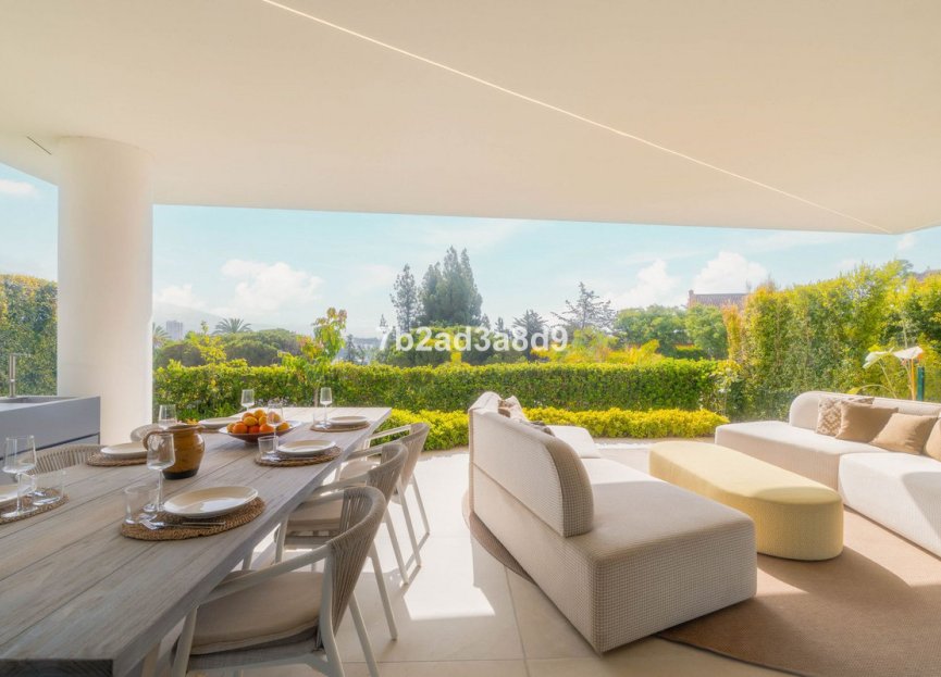 Resale - House - Detached Villa - Marbella - Nueva Andalucia