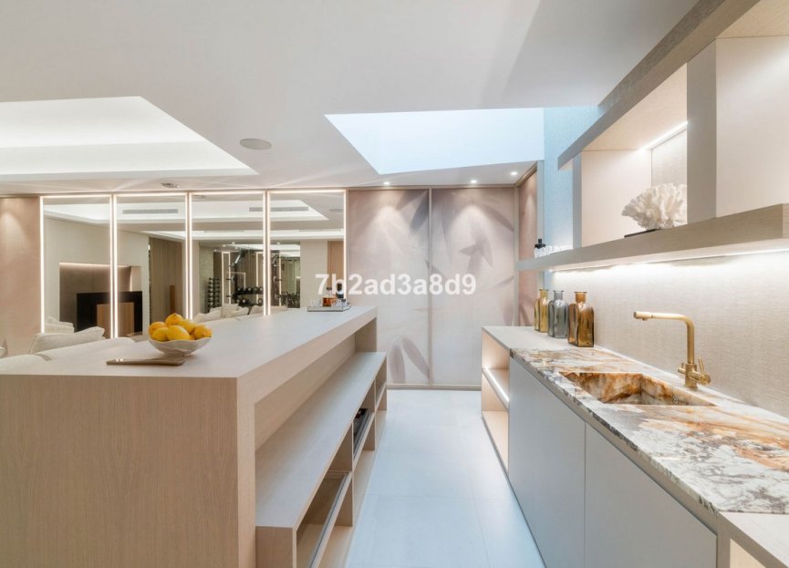 Resale - House - Detached Villa - Marbella - Nueva Andalucia