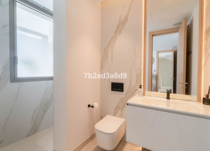 Resale - House - Detached Villa - Marbella - Nueva Andalucia