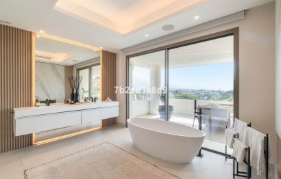 Resale - House - Detached Villa - Marbella - Nueva Andalucia