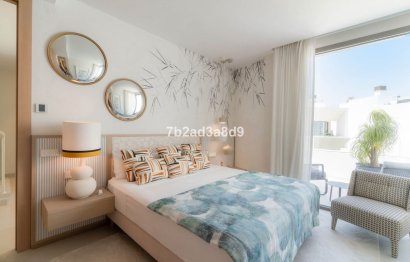 Resale - House - Detached Villa - Marbella - Nueva Andalucia