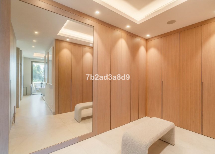 Resale - House - Detached Villa - Marbella - Nueva Andalucia