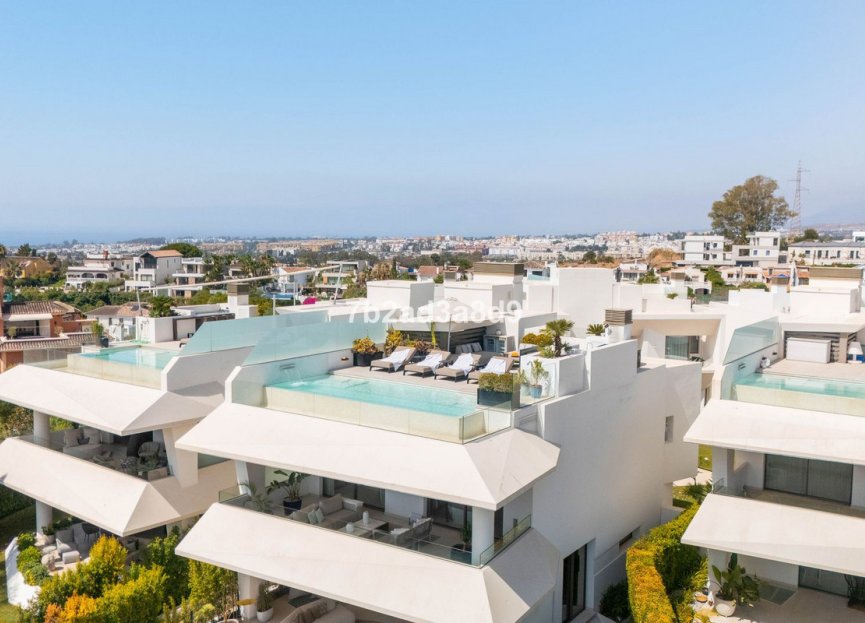 Resale - House - Detached Villa - Marbella - Nueva Andalucia