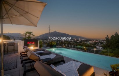 Resale - House - Detached Villa - Marbella - Nueva Andalucia