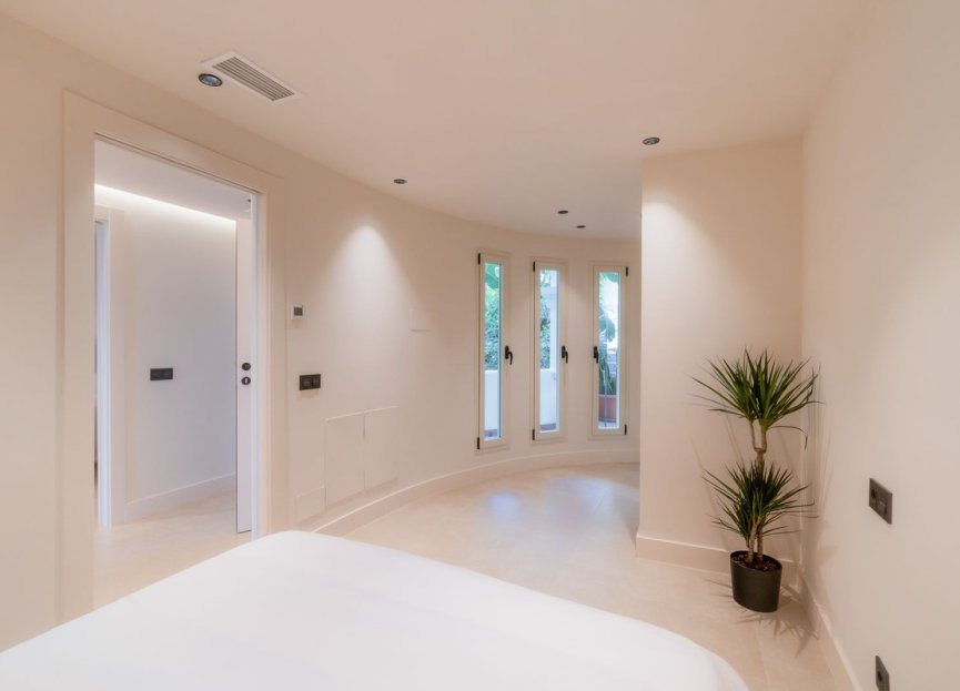 Resale - Ground floor apartment - Marbella - Nueva Andalucia