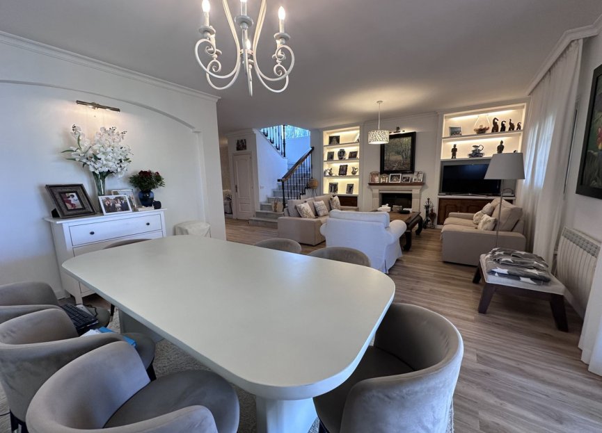 Resale - House - Detached Villa - Estepona - Bel Air