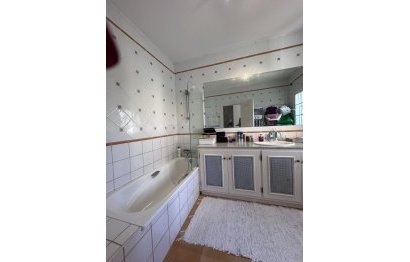 Resale - House - Detached Villa - Estepona - Bel Air