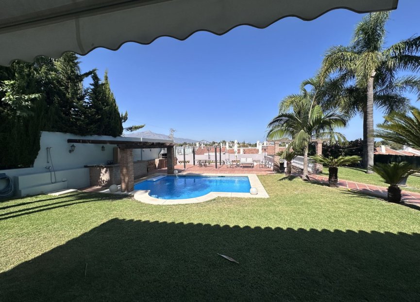 Resale - House - Detached Villa - Estepona - Bel Air
