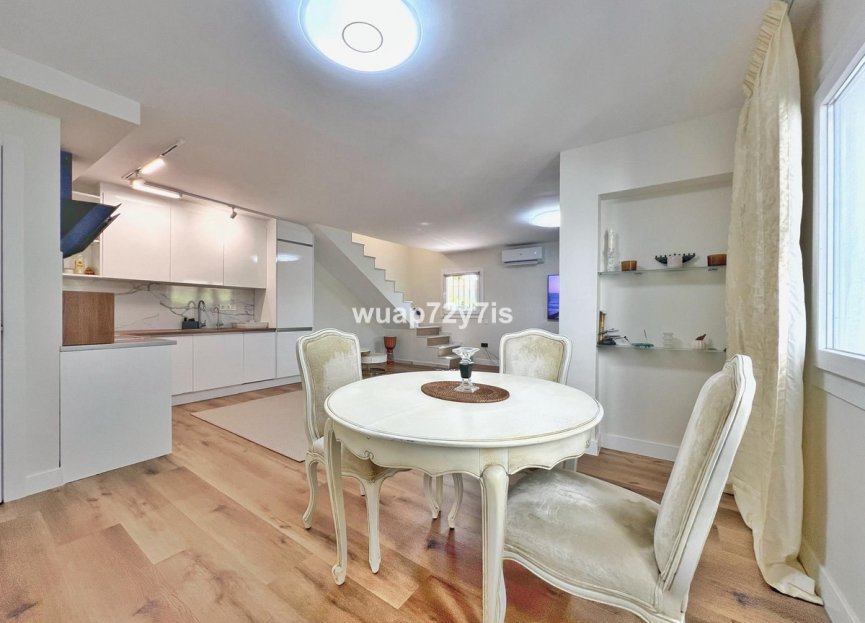 Resale - House - Semi-Detached House - Estepona - Benamara