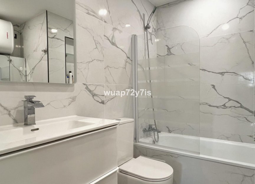 Resale - House - Semi-Detached House - Estepona - Benamara