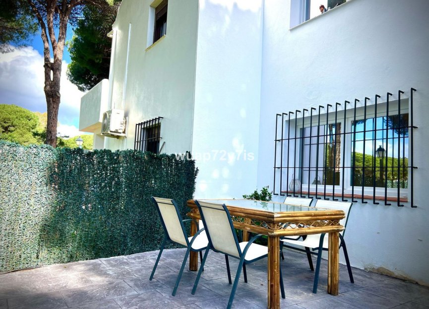 Resale - House - Semi-Detached House - Estepona - Benamara