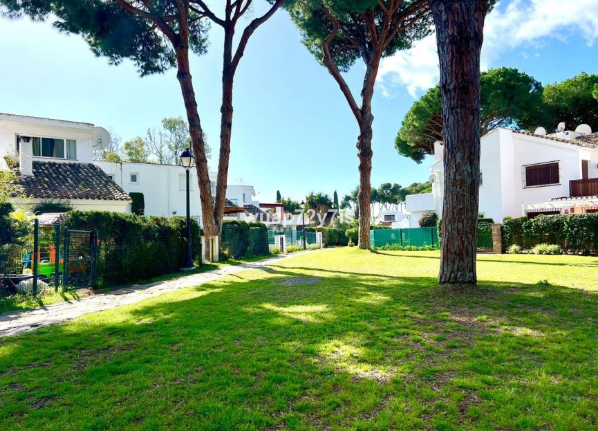 Resale - House - Semi-Detached House - Estepona - Benamara