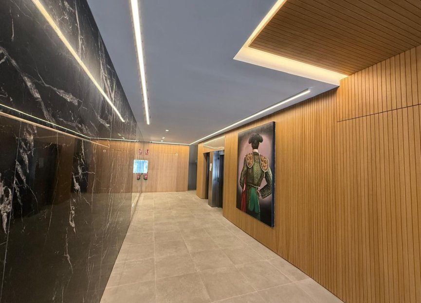 Resale - Apartment - Middle Floor Apartment - Fuengirola - Fuengirola Centro