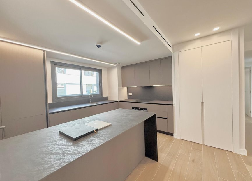 Resale - Apartment - Middle Floor Apartment - Fuengirola - Fuengirola Centro