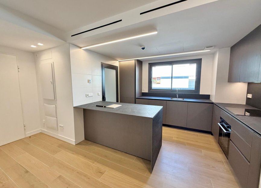 Resale - Apartment - Middle Floor Apartment - Fuengirola - Fuengirola Centro