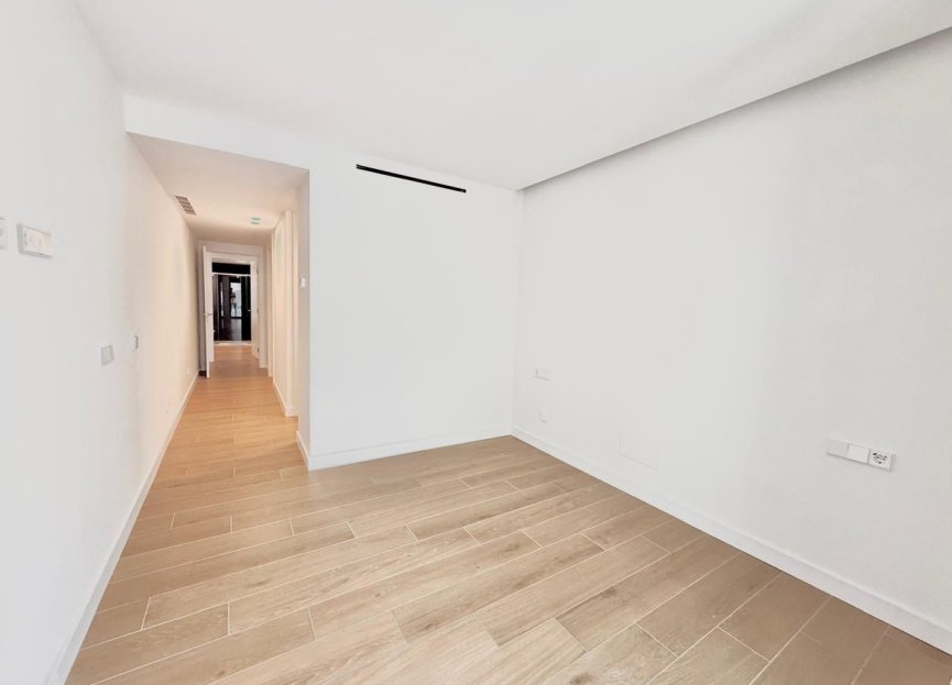 Resale - Apartment - Middle Floor Apartment - Fuengirola - Fuengirola Centro