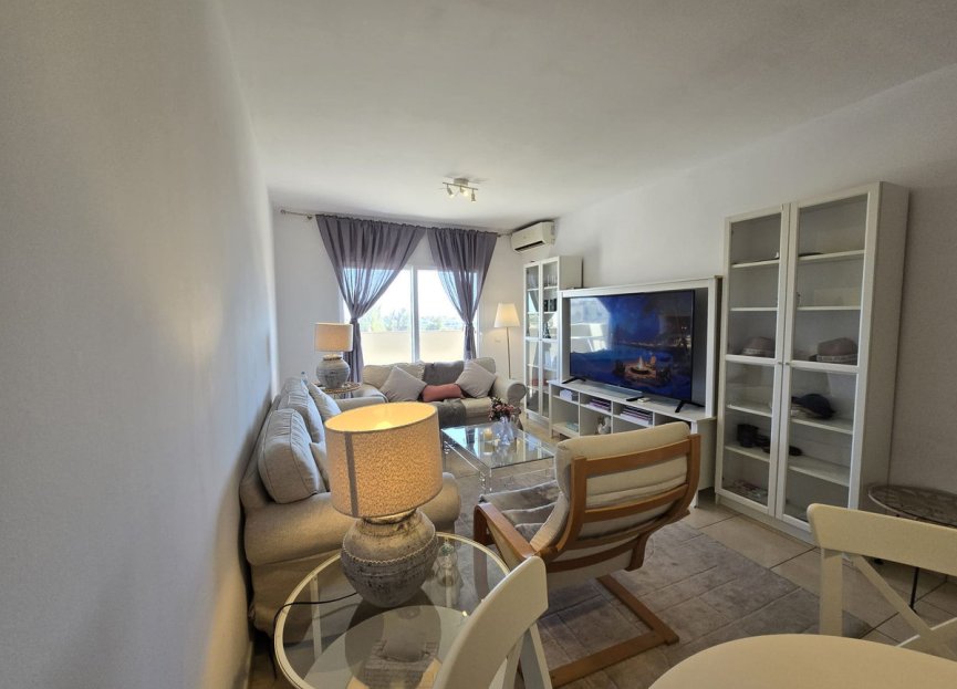 Resale - Apartment - Middle Floor Apartment - Marbella - Nueva Andalucia