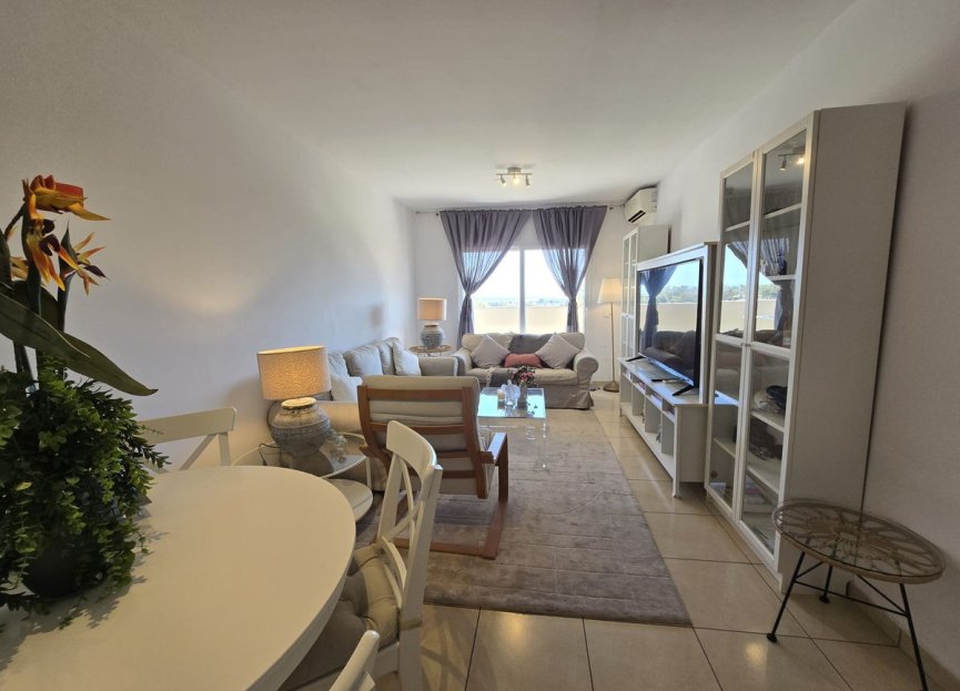 Resale - Apartment - Middle Floor Apartment - Marbella - Nueva Andalucia