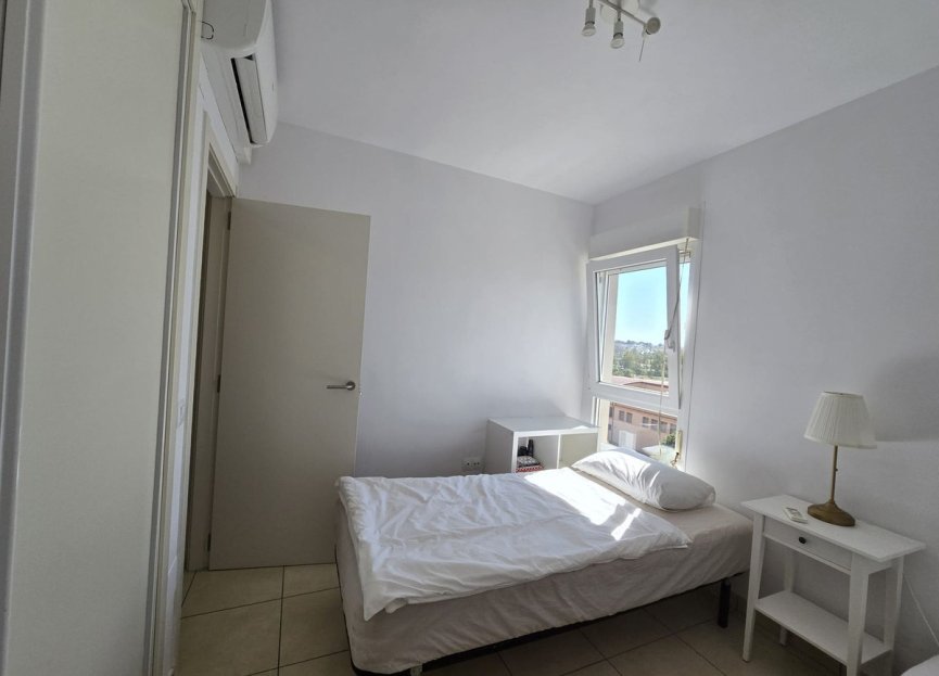 Resale - Apartment - Middle Floor Apartment - Marbella - Nueva Andalucia