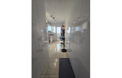 Resale - Apartment - Middle Floor Apartment - Marbella - Nueva Andalucia