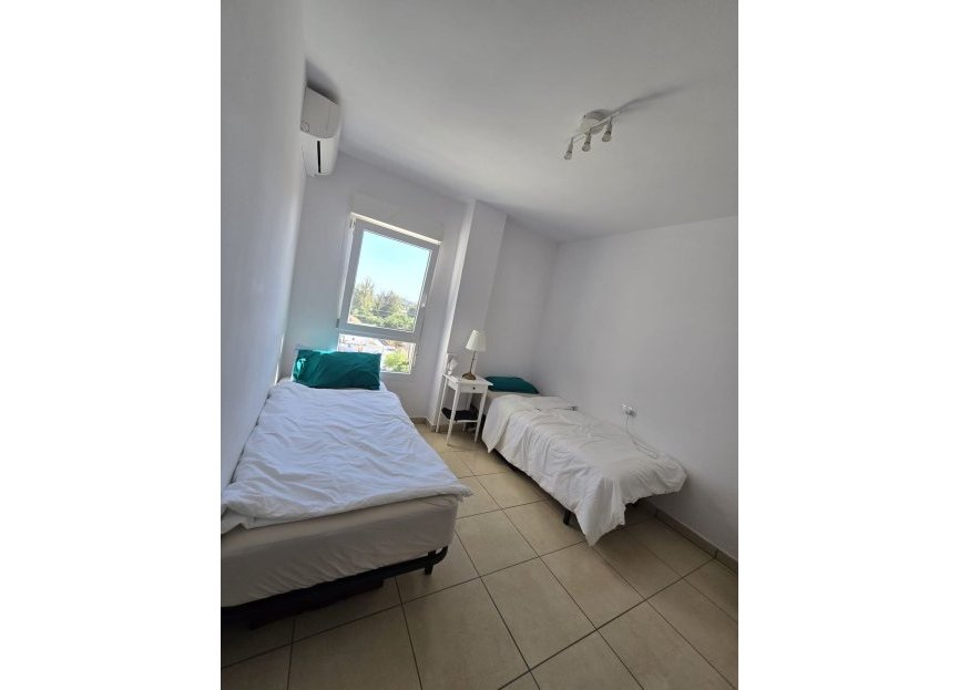 Resale - Apartment - Middle Floor Apartment - Marbella - Nueva Andalucia