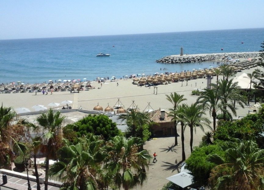 Resale - Apartment - Middle Floor Apartment - Marbella - Puerto Banús