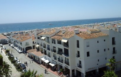 Resale - Apartment - Middle Floor Apartment - Marbella - Puerto Banús