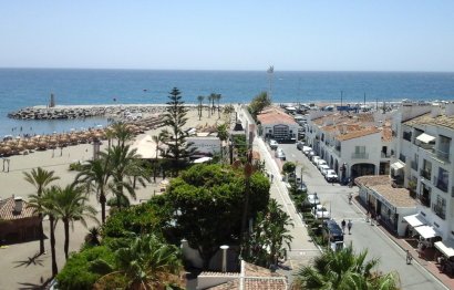 Resale - Apartment - Middle Floor Apartment - Marbella - Puerto Banús