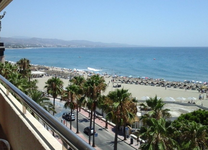 Resale - Apartment - Middle Floor Apartment - Marbella - Puerto Banús