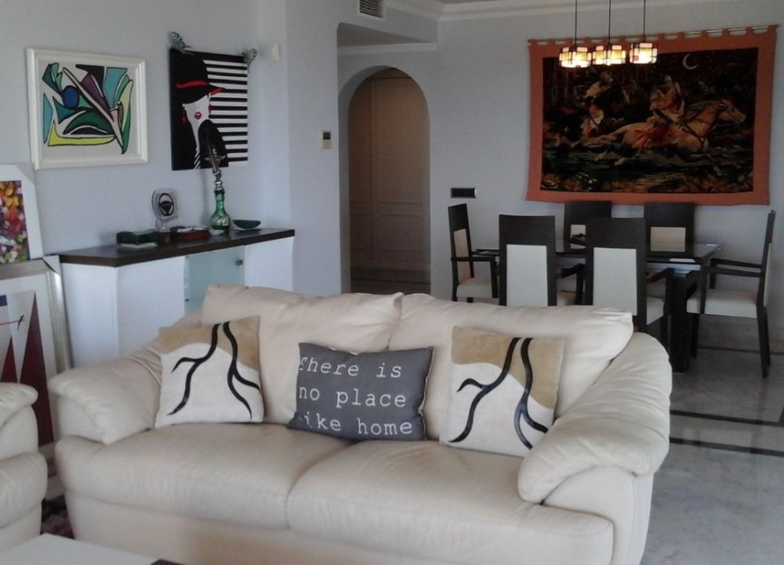 Resale - Apartment - Middle Floor Apartment - Marbella - Puerto Banús