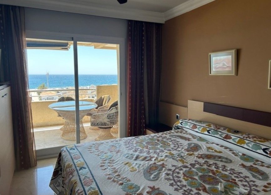 Resale - Apartment - Middle Floor Apartment - Marbella - Puerto Banús
