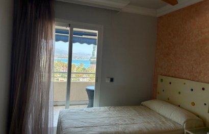 Resale - Apartment - Middle Floor Apartment - Marbella - Puerto Banús