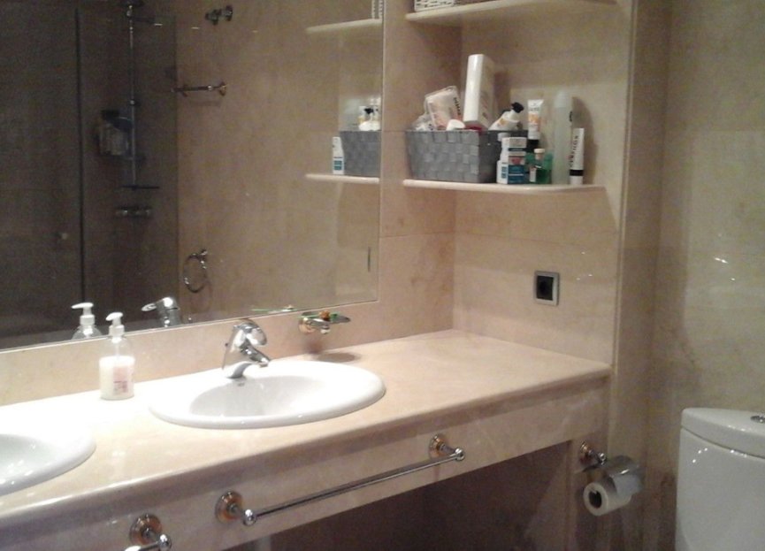 Resale - Apartment - Middle Floor Apartment - Marbella - Puerto Banús