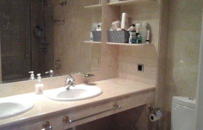 Resale - Apartment - Middle Floor Apartment - Marbella - Puerto Banús