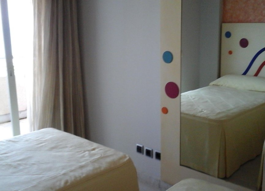 Resale - Apartment - Middle Floor Apartment - Marbella - Puerto Banús