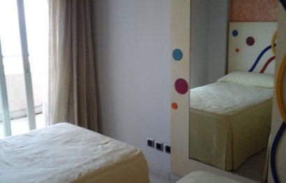 Resale - Apartment - Middle Floor Apartment - Marbella - Puerto Banús