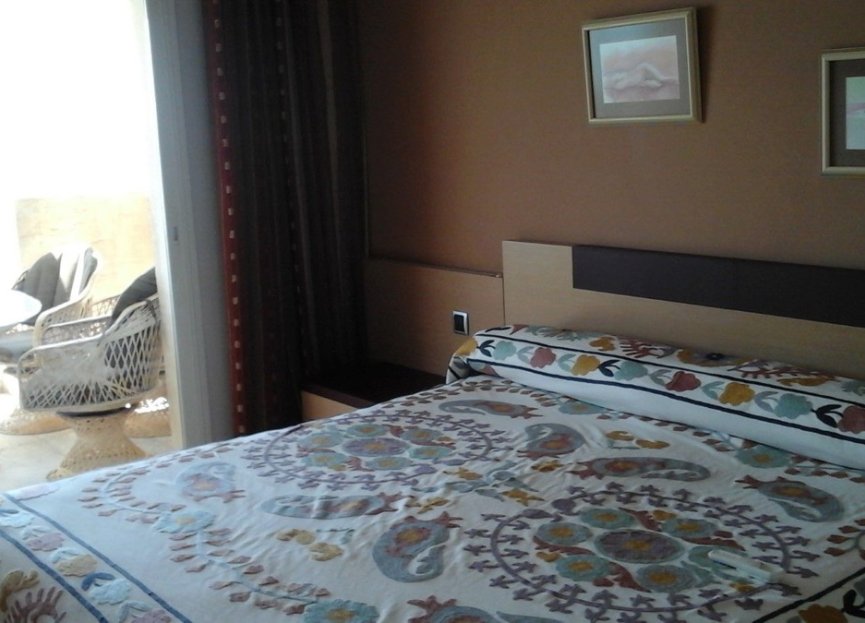 Resale - Apartment - Middle Floor Apartment - Marbella - Puerto Banús