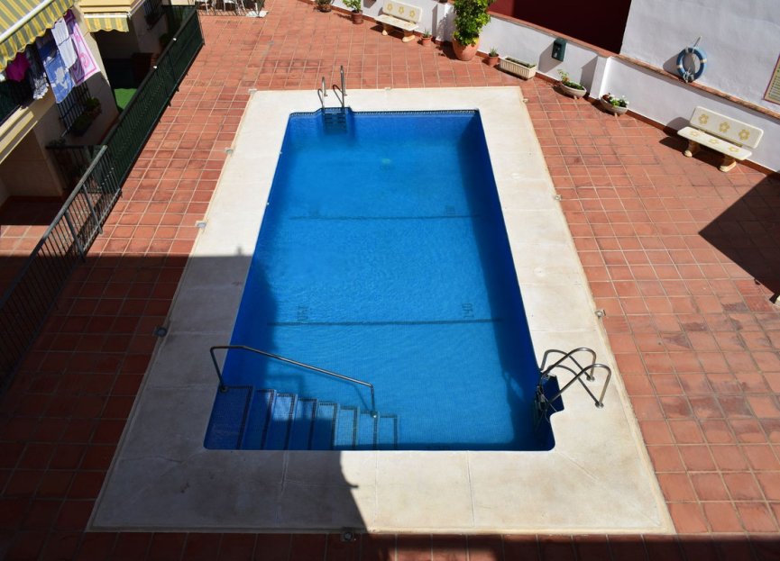 Resale - Apartment - Middle Floor Apartment - Estepona - El Morche