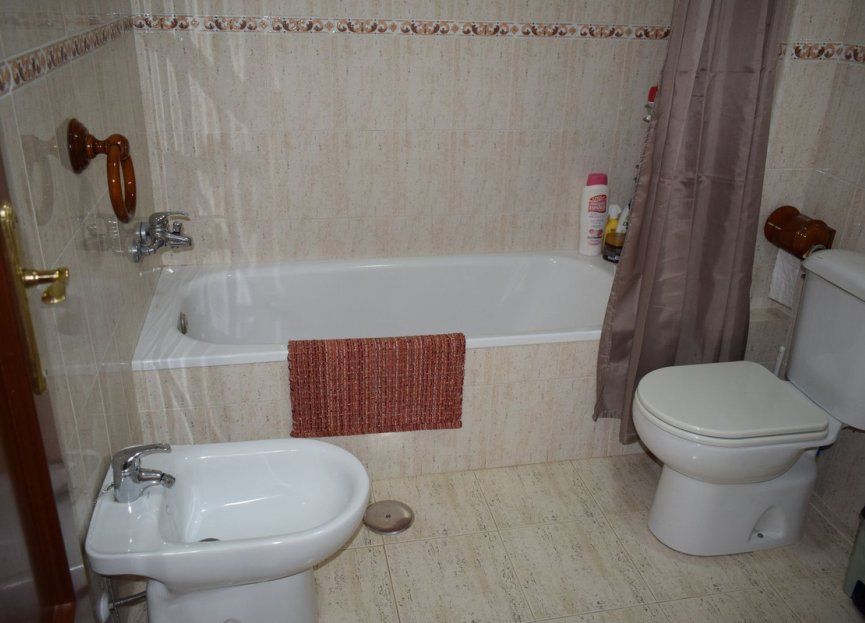 Resale - Apartment - Middle Floor Apartment - Estepona - El Morche