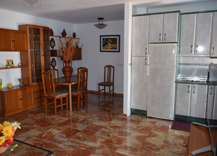 Resale - Apartment - Middle Floor Apartment - Estepona - El Morche