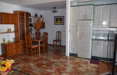 Resale - Apartment - Middle Floor Apartment - Estepona - El Morche