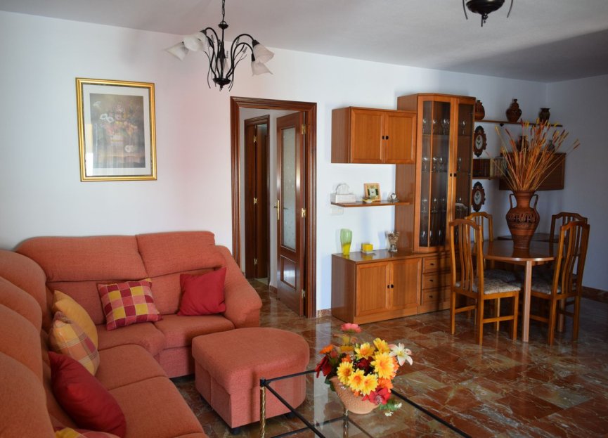 Resale - Apartment - Middle Floor Apartment - Estepona - El Morche