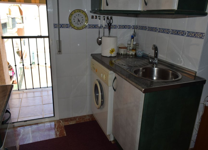 Resale - Apartment - Middle Floor Apartment - Estepona - El Morche