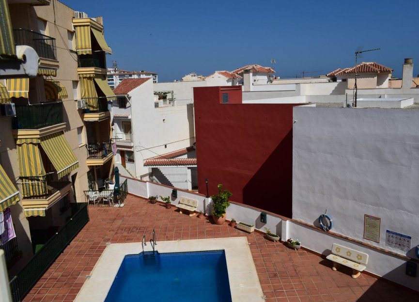 Resale - Apartment - Middle Floor Apartment - Estepona - El Morche